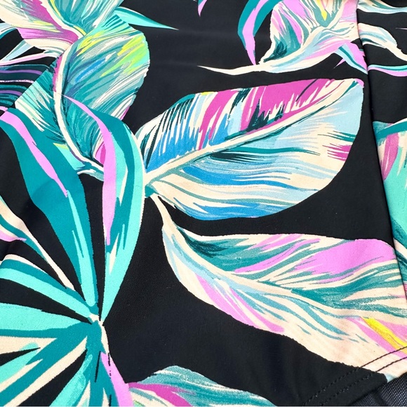 NWT!! TORRID tropical wirefree one piece bathing suit, 2X. - Picture 7 of 10
